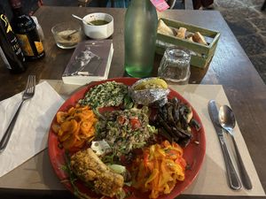 Piatto mix con 7 assaggi  at Amico Bio - Un Sorriso Integrale in Naples