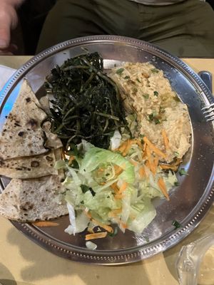 Hummus plate  at Amico Bio - Un Sorriso Integrale in Naples