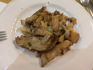 Seitan with onion sauce at Amico Bio - Un Sorriso Integrale in Naples