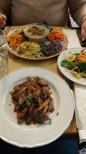 Piatto unico di stagione e seitan alla veneziana at Amico Bio - Un Sorriso Integrale in Naples