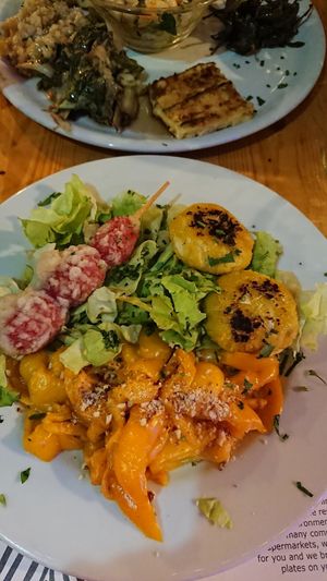 Main: 3 vegetables (peppers with almond, tempura tomatoes and cabbage burgers) at Amico Bio - Un Sorriso Integrale in Naples