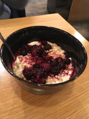Yoghurt desser  at Harmonie Bowl & Juice in Strasbourg