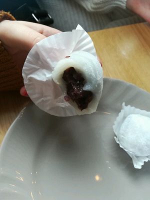 "mochi" noisette et haricot rouge  at Harmonie Bowl & Juice in Strasbourg