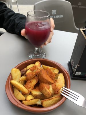 Patatas horno at Jardin Urbano in Valencia