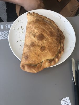 Calzone  at Jardin Urbano in Valencia