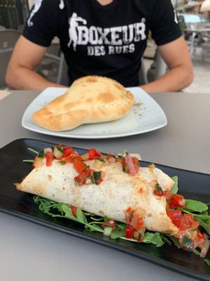 faktia and calzone at Jardin Urbano in Valencia