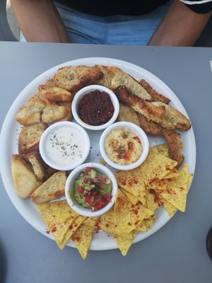 4 salsa con toast and tortillas at Jardin Urbano in Valencia