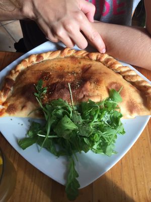 Calzone at Jardin Urbano in Valencia
