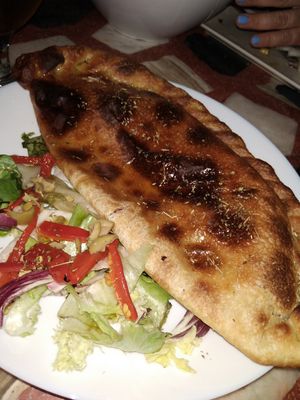 Calzone at Jardin Urbano in Valencia