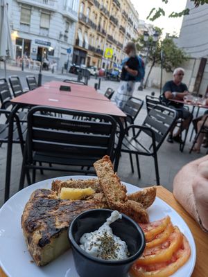 Spanish tortilla at Jardin Urbano in Valencia