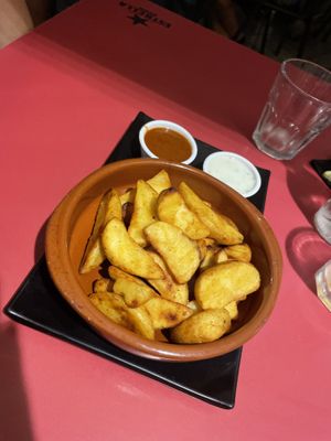 Patatas bravas   at Jardin Urbano in Valencia