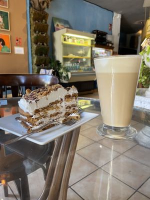 Cappuccino with tarde de la abuela  at Jardin Urbano in Valencia