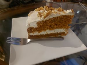 Carrot cake at Jardin Urbano in Valencia