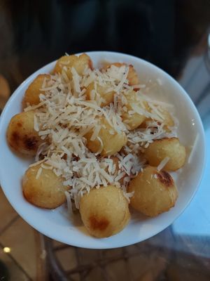 Potatoe balls (Papas Noisettes) at Jardin Urbano in Valencia