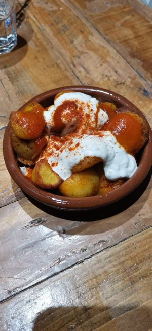 Patatas bravas at Jardin Urbano in Valencia