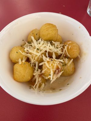 Cheese balls   at Jardin Urbano in Valencia