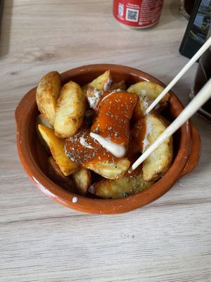 Patatas bravas  at Jardin Urbano in Valencia