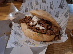 Pulled Beef at Jardin Urbano in Valencia