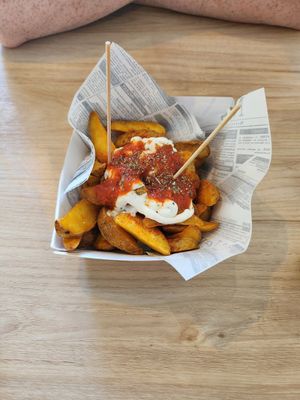 Bravas at Jardin Urbano in Valencia