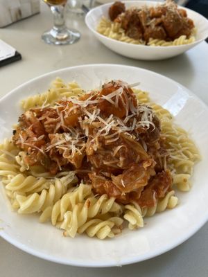 Pasta with sauce 😋  at Jardin Urbano in Valencia