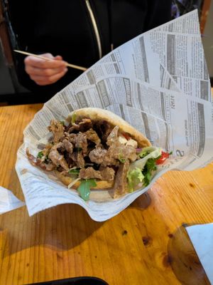 Pulled beef sandwich at Jardin Urbano in Valencia