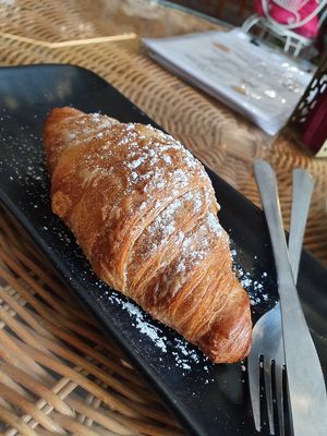 Delicious croissants at Jardin Urbano in Valencia