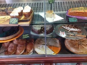 Vegan cakes and pastry at Jardin Urbano in Valencia
