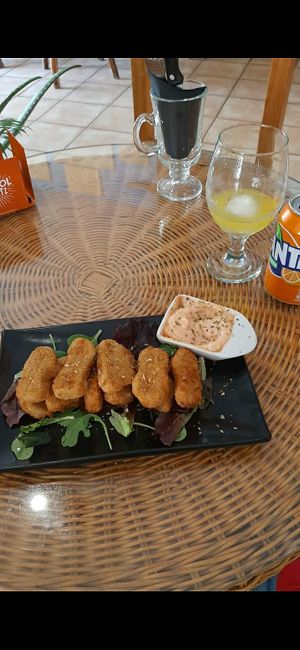 Nuggets con salsa at Jardin Urbano in Valencia