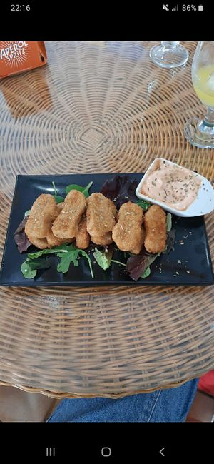 Nuggets con salsa at Jardin Urbano in Valencia