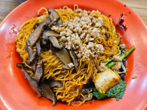 Minced meat Mee kia (this is with add-on noodles) at Yi Shou Vegetarian 益寿斋 in North Singapore
