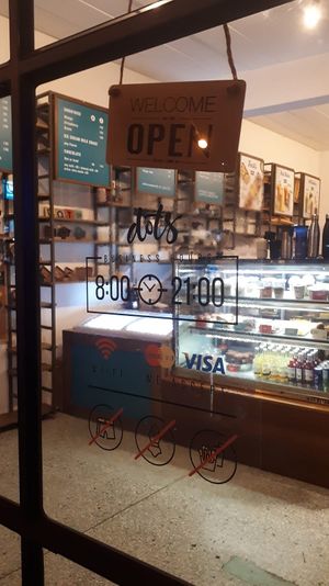 Business hours at Dots Coffee in Koh Phangan