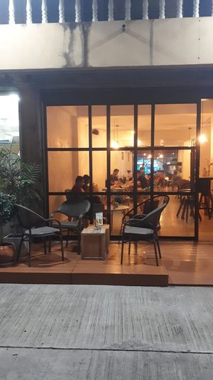 Atmosphere at Dots Coffee in Koh Phangan