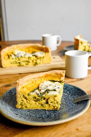 Quiche vegana de Queso mozarella, queso tipo cabra y espárragos. at Veganeria Le Muf in Mexico City