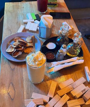 Tienen juegos de mesa   at Capuchino Cafe in La Paz