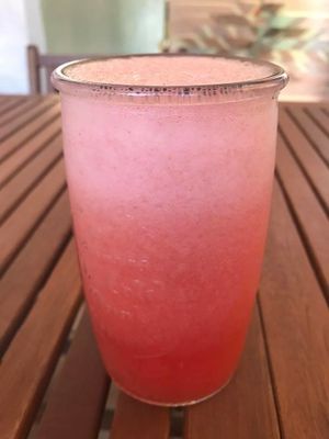 Strawberry lemonade at Capuchino Cafe in La Paz
