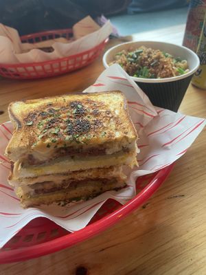 reuben toastie and mac and cheese  at FacePlant Foods in Edinburgh