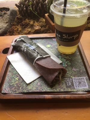 Rice wraps with veggies and drink at Rice Slurp in Lijiang