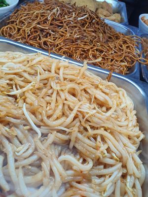 Fried noodle and fried  mee tai bak~ at Fu Yuan Vegetarian Stall - ABC Brickworks Market in Central Singapore