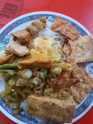Economy mee hoon ~ 22/3/21 at Fu Yuan Vegetarian Stall - ABC Brickworks Market in Central Singapore
