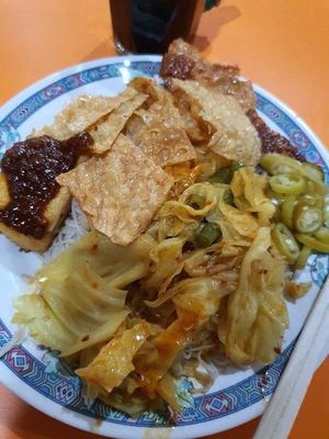 $2.50 economy mee hoon ~ 15/4 at Fu Yuan Vegetarian Stall - ABC Brickworks Market in Central Singapore