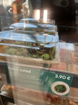 Seaweed salad  at CDG - YO! Sushi - T2E in Roissy-en-france