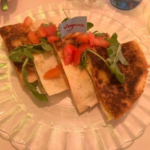 Quedadilla con queso vegano, tomate y albahaca  at Voodoo Restaurant in Badajoz