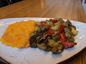 Curry with ginger mash at YUZU in Istanbul