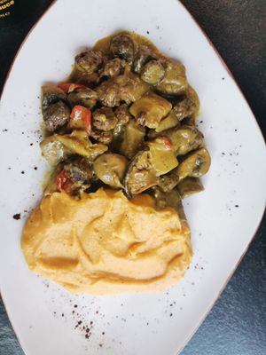 This is the curry. Forgot the name but has Seitan pieces at YUZU in Istanbul