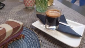 Gateau du jour et café at Nishta in Dubrovnik