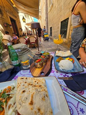 Čevapi and curry platter at Nishta in Dubrovnik