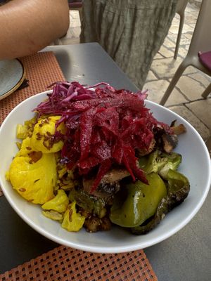 Salad bowl  at Nishta in Dubrovnik