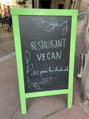 10% discount for students   at Délices Veggies in Metz