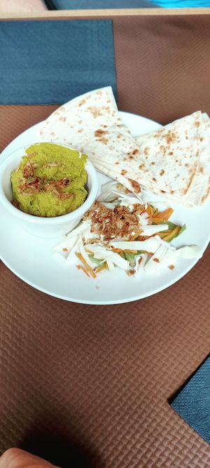 Hummus maison at Délices Veggies in Metz