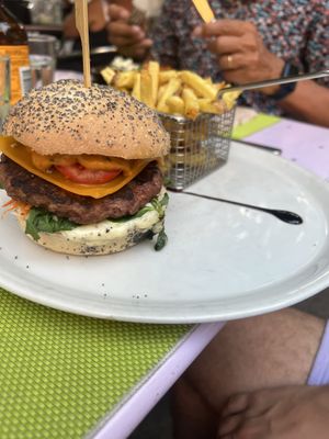 Burger   at Délices Veggies in Metz